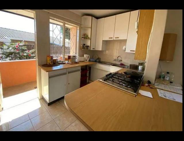 6 BEDROOM HOUSE FOR SALE IN SUIDEROORD